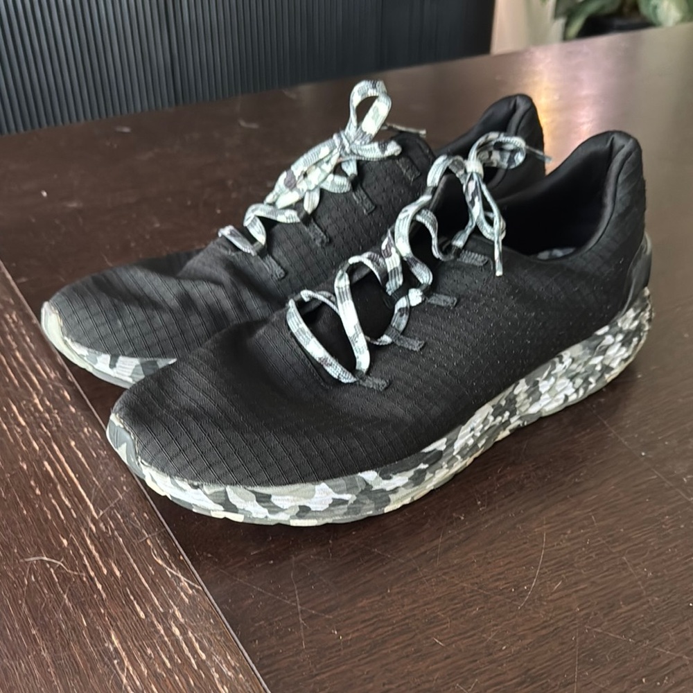 No Bull Mens Sneakers with Camouflage Sole